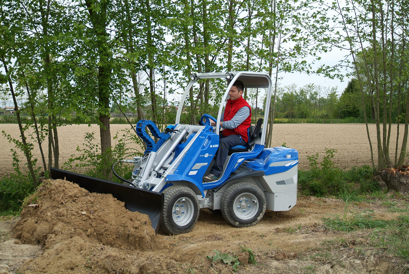 Multione-dozer-blade for mini loaders