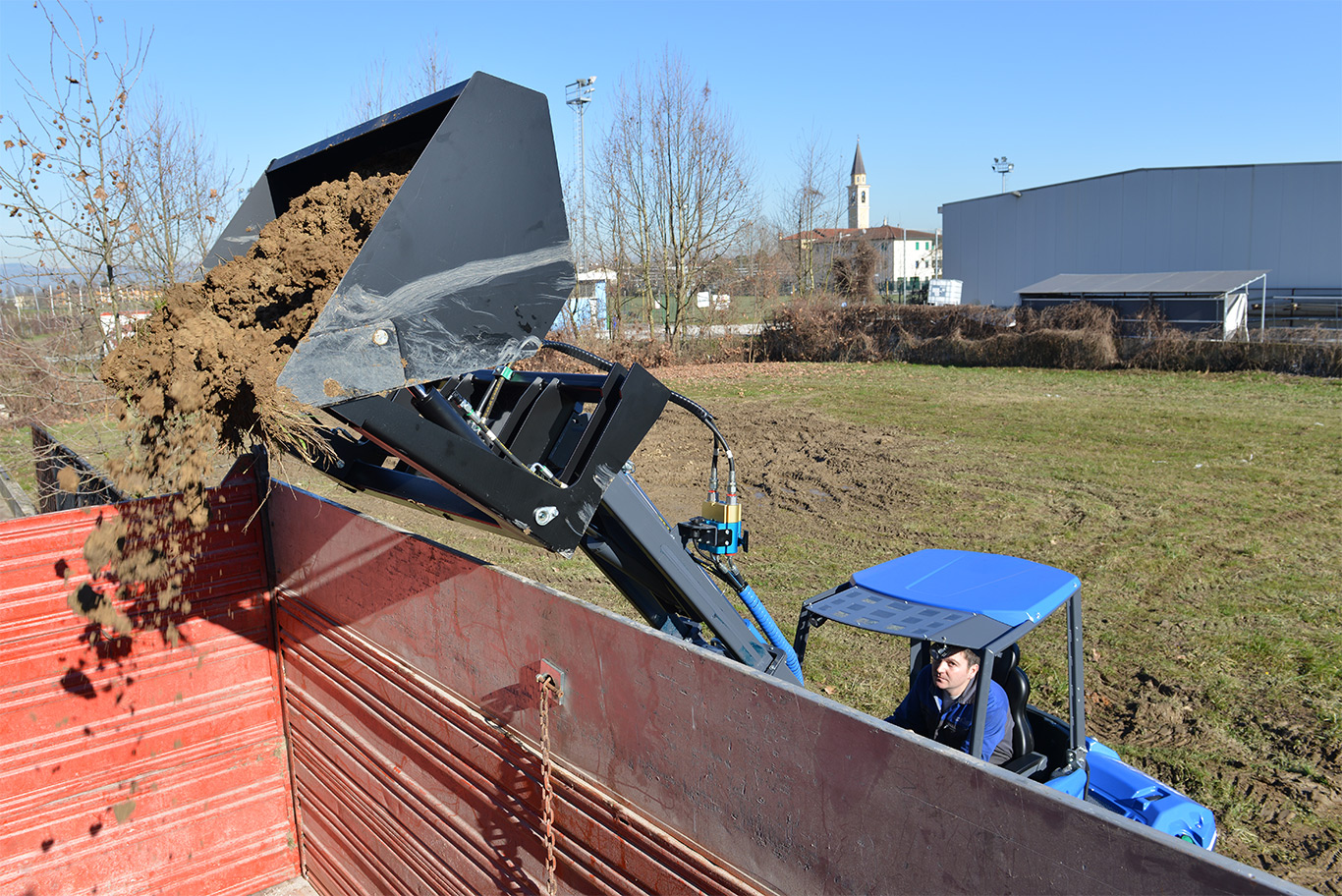 Hight Tip Bucket for mini loaders Multione 02