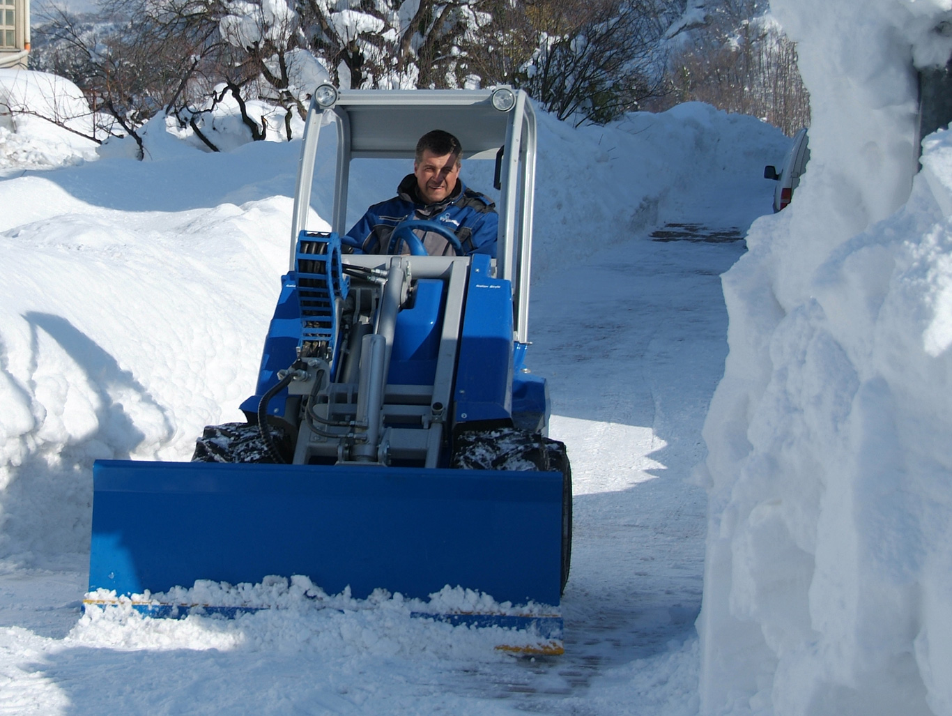 Multione-snow-blade for mini excavator