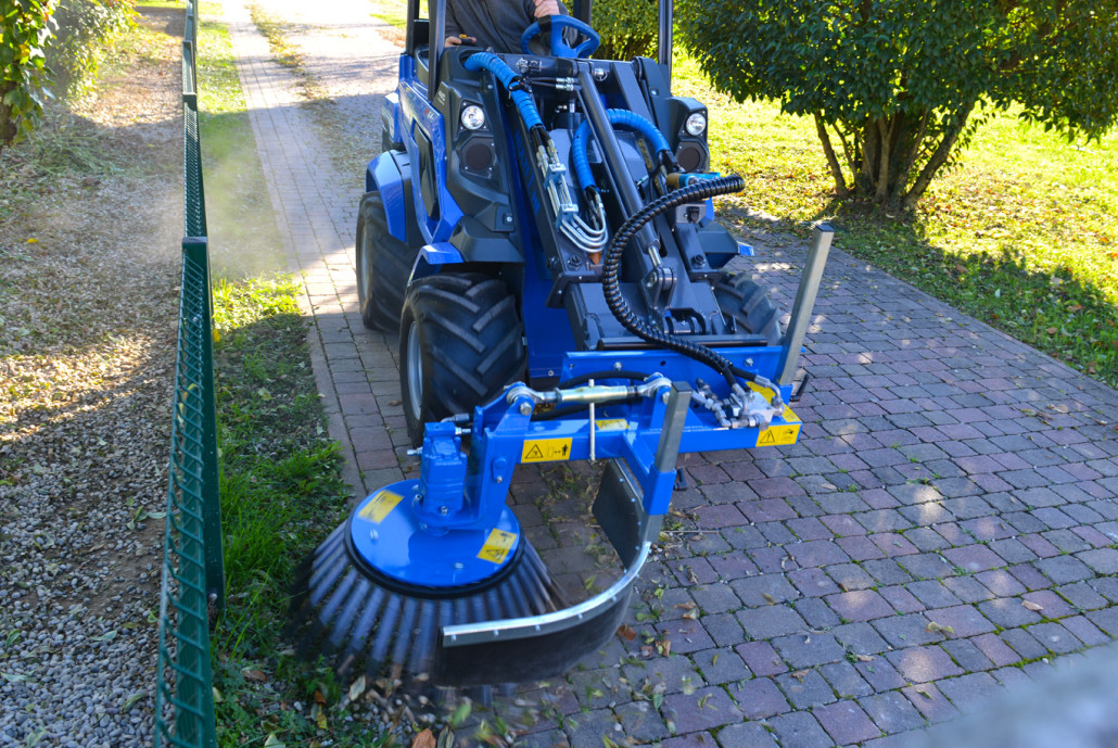mini excavator weed brush