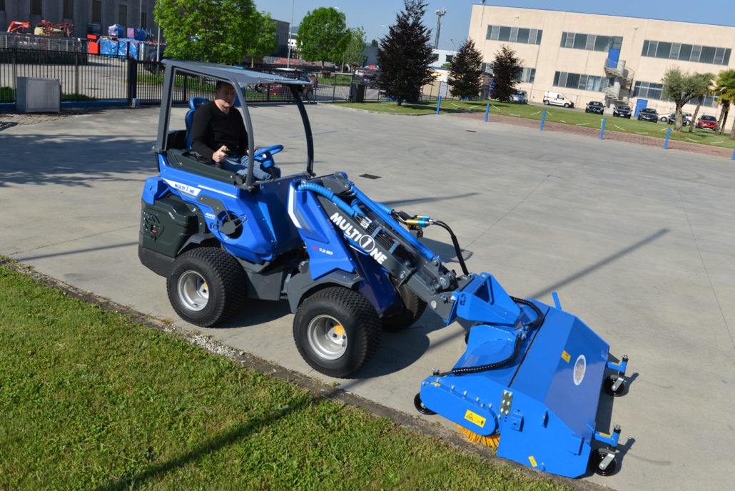 MultiOne-mini-loader-SD-series-sweeper