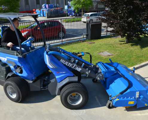 MultiOne-mini-loader-SD-series-sweeper_01