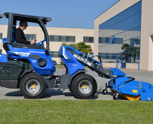 MultiOne-mini-loader-SD-series-sweeper_02